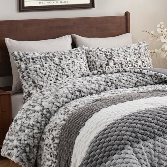 Cozy Beige and White Textured Comforter Set - Picture 4 of 15